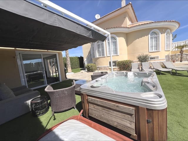 5 chambre Villa/Maison à vendre à Ciudad Quesada, Rojales avec piscine - 857 000 € (Ref: 9198870)