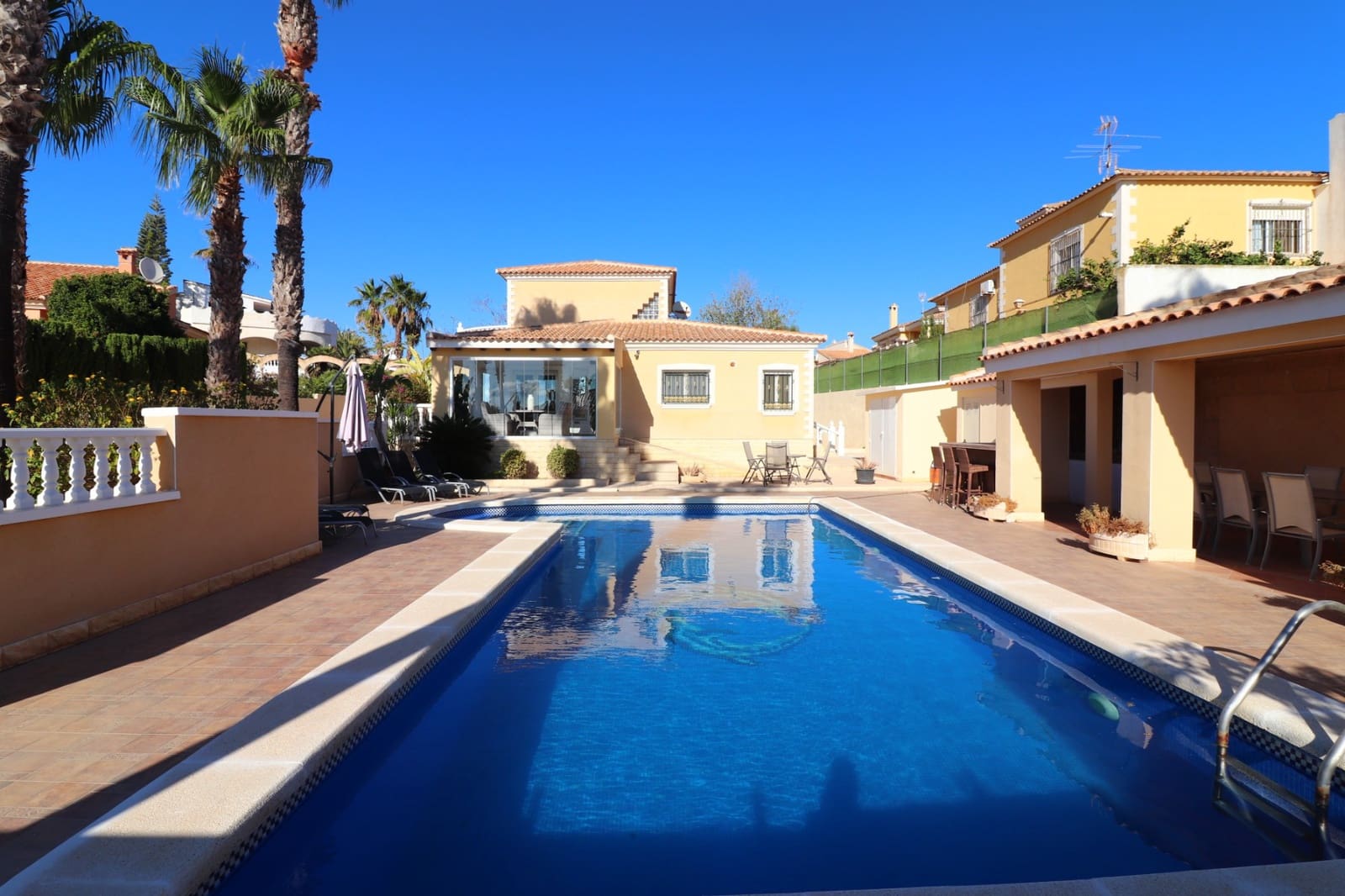 6 slaapkamer Villa te koop in La Marina met zwembad garage - € 649.000 (Ref: 9198871)