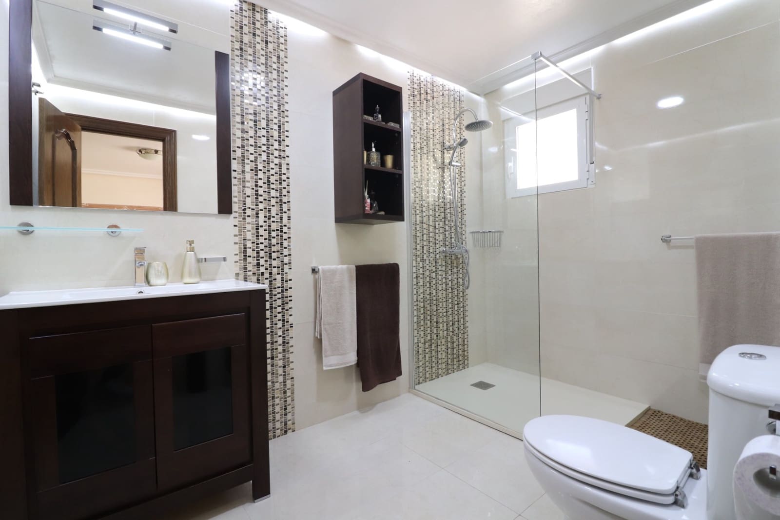 6 slaapkamer Villa te koop in La Marina met zwembad garage - € 649.000 (Ref: 9198871)