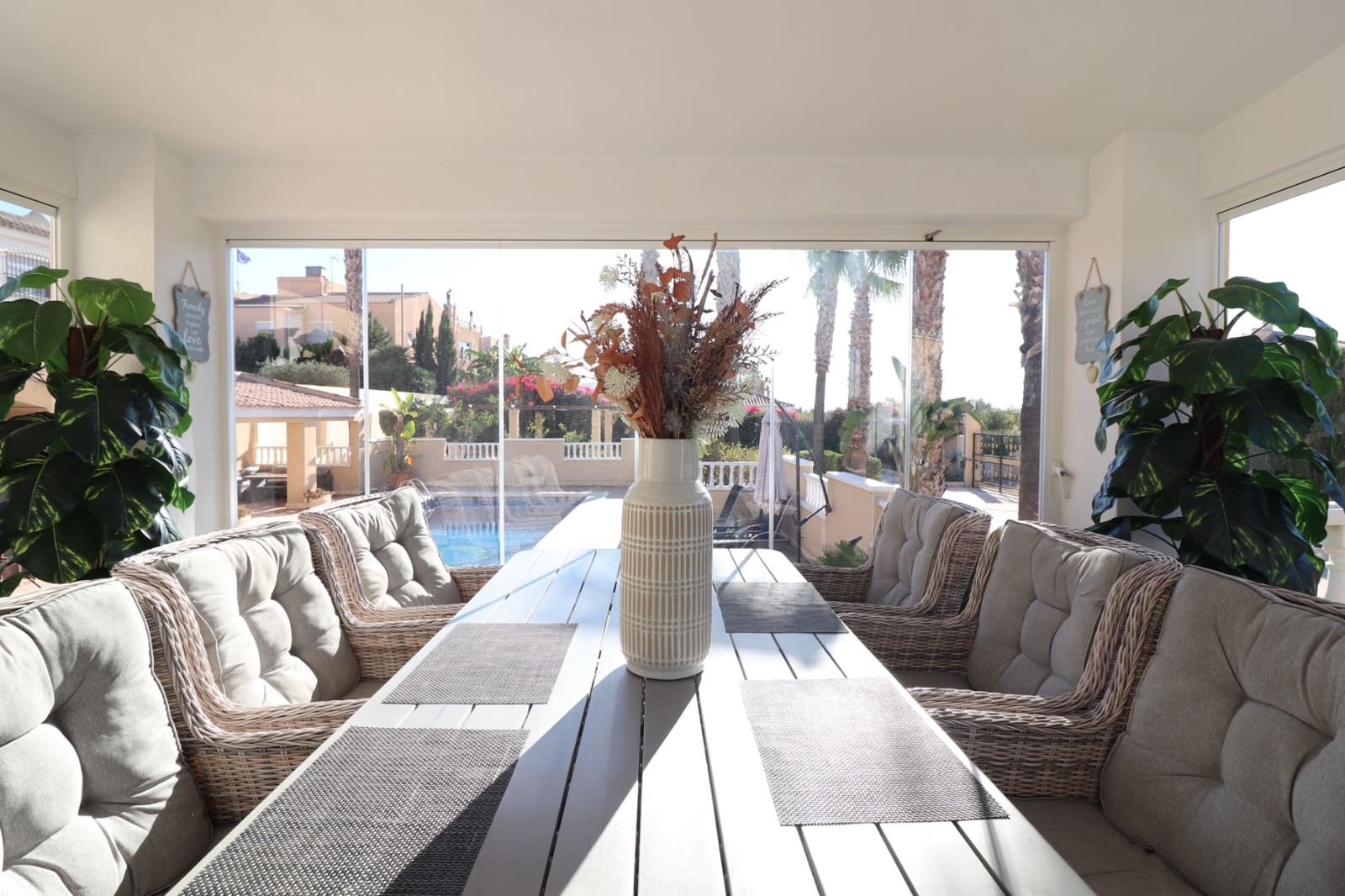 6 slaapkamer Villa te koop in La Marina met zwembad garage - € 649.000 (Ref: 9198871)