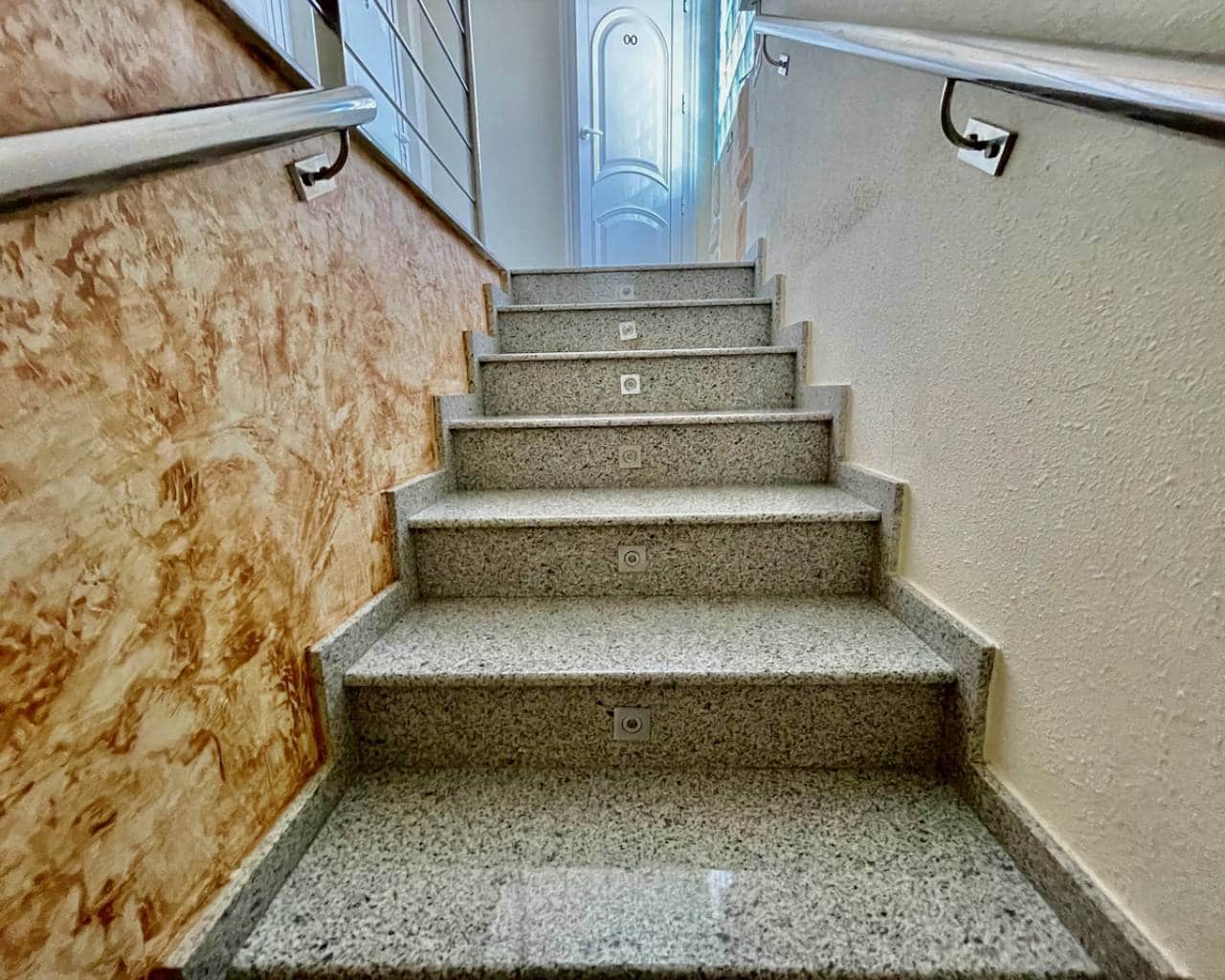 6 chambre Villa/Maison à vendre à Guardamar del Segura avec piscine garage - 900 000 € (Ref: 9198878)