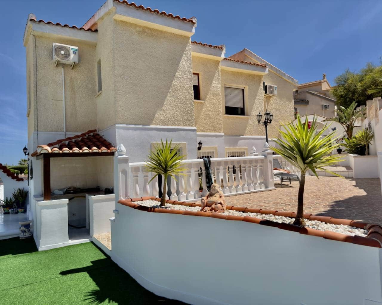 5 bedroom Villa for sale in Ciudad Quesada with pool garage - € 525,000 (Ref: 9198879)