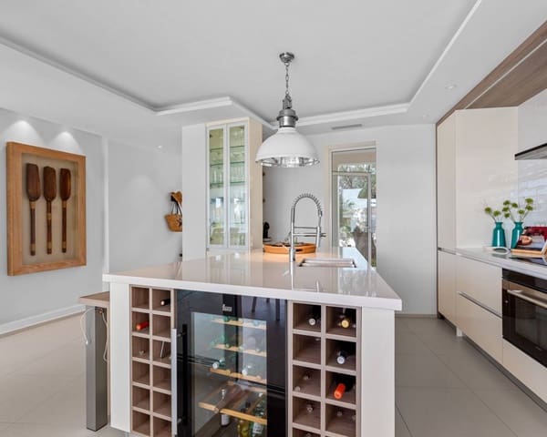 4 bedroom Villa for sale in Ciudad Quesada, Rojales with pool garage - € 1,499,999 (Ref: 9198884)