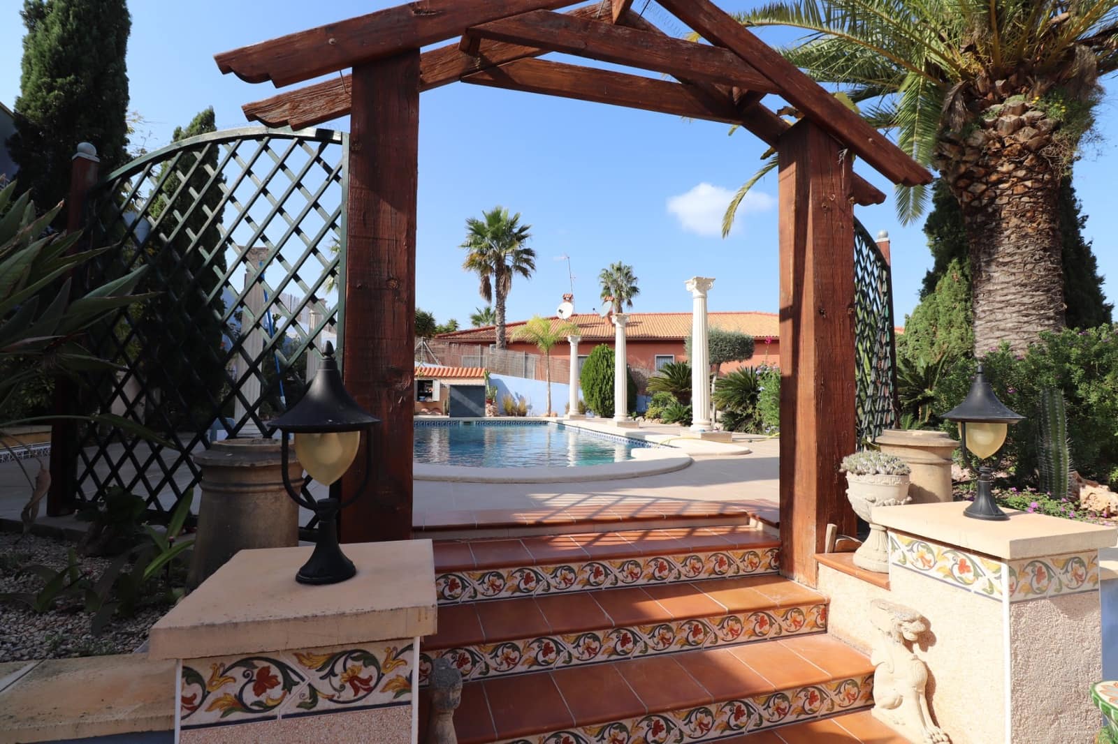 Chalet de 3 habitaciones en Algorfa en venta con piscina garaje - 549.500 € (Ref: 9198888)