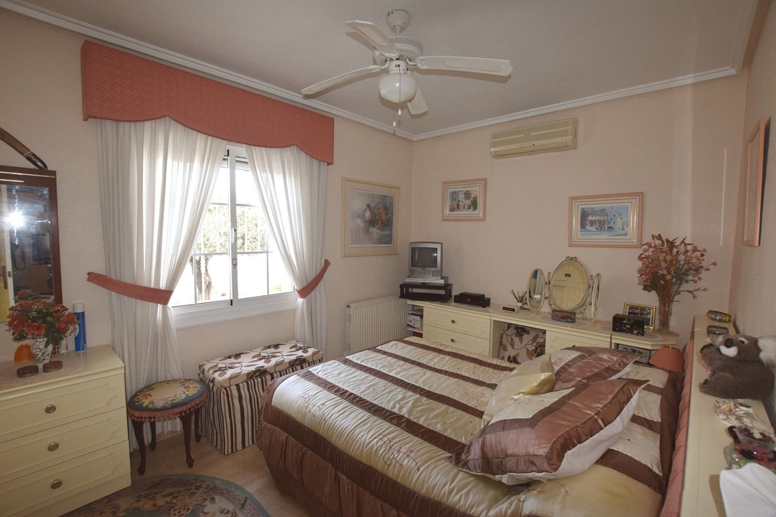 5 soveværelse Villa til salg i Ciudad Quesada med swimmingpool - € 530.000 (Ref: 9198889)