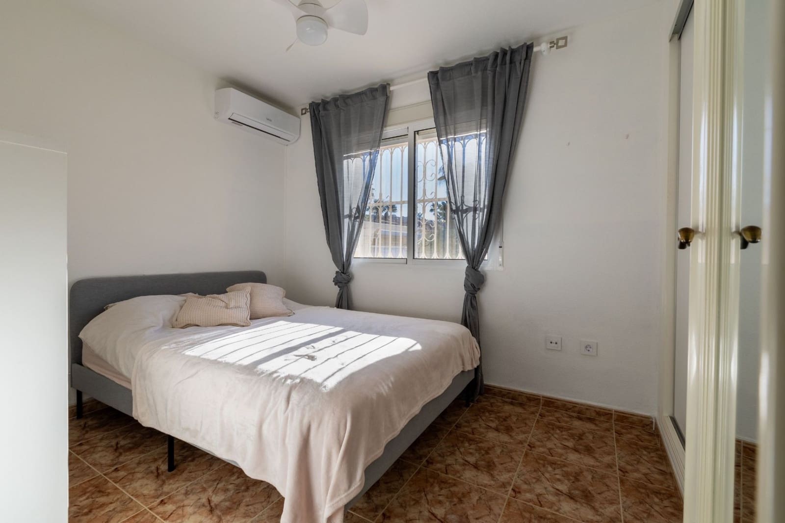 5 slaapkamer Villa te koop in Benijofar met zwembad - € 549.000 (Ref: 9198897)