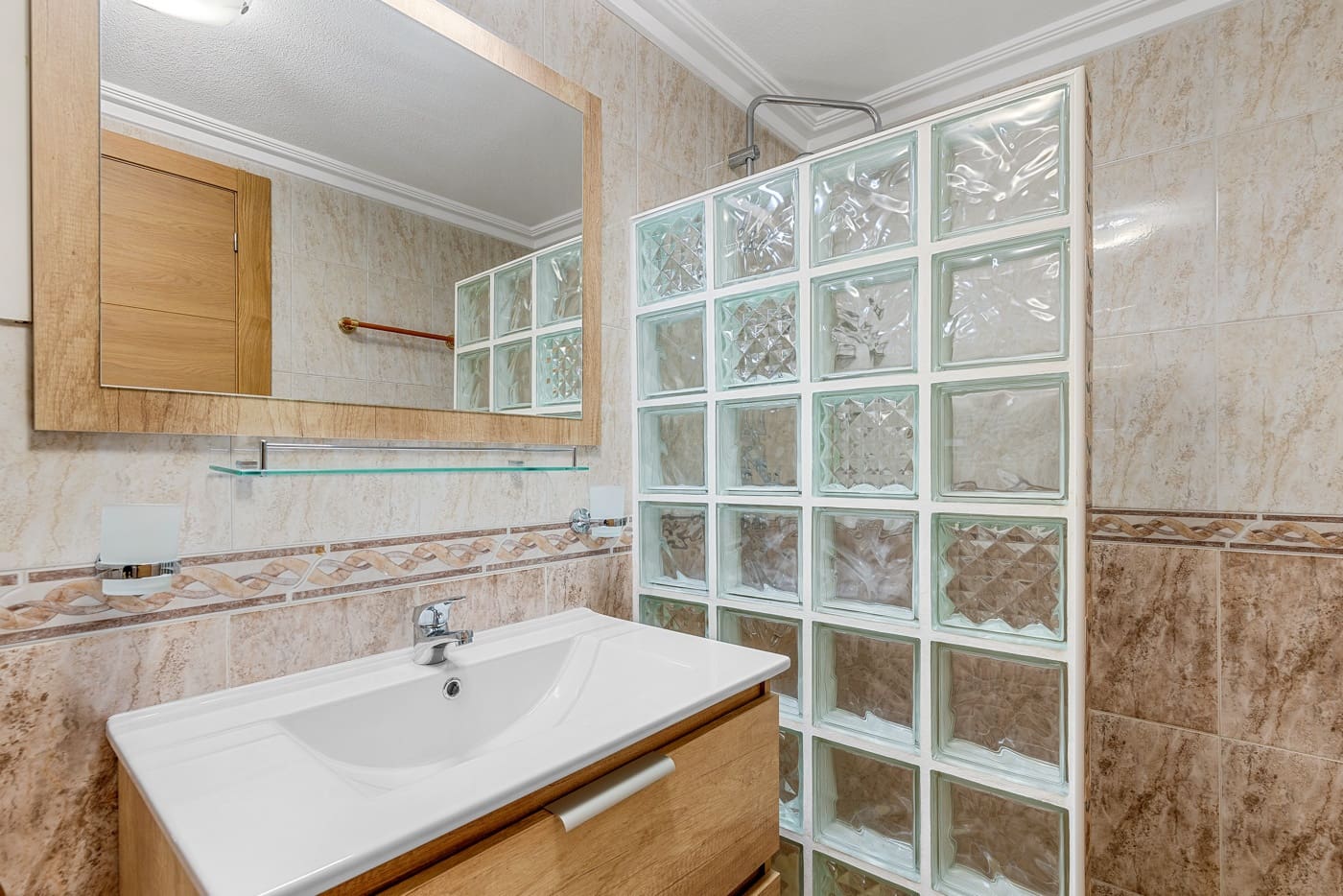 4 soverom Villa til salgs i Torrevieja med svømmebasseng garasje - € 689 000 (Ref: 9198901)