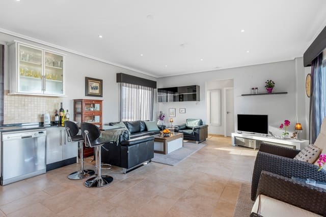 6 quarto Moradia para venda em San Miguel de Salinas com piscina - 699 000 € (Ref: 9198908)