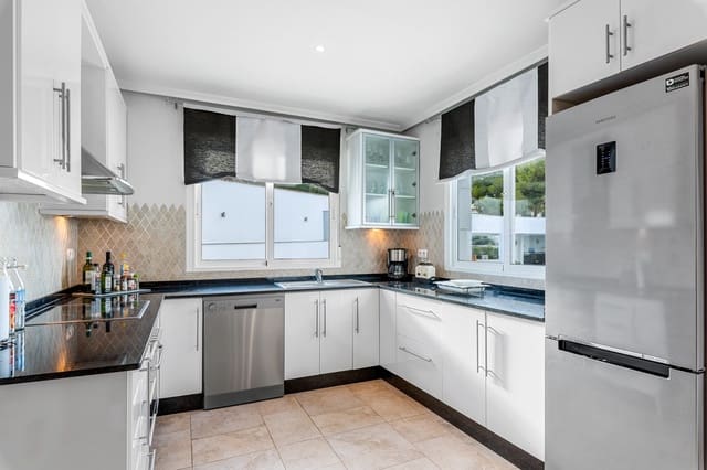 6 quarto Moradia para venda em San Miguel de Salinas com piscina - 699 000 € (Ref: 9198908)