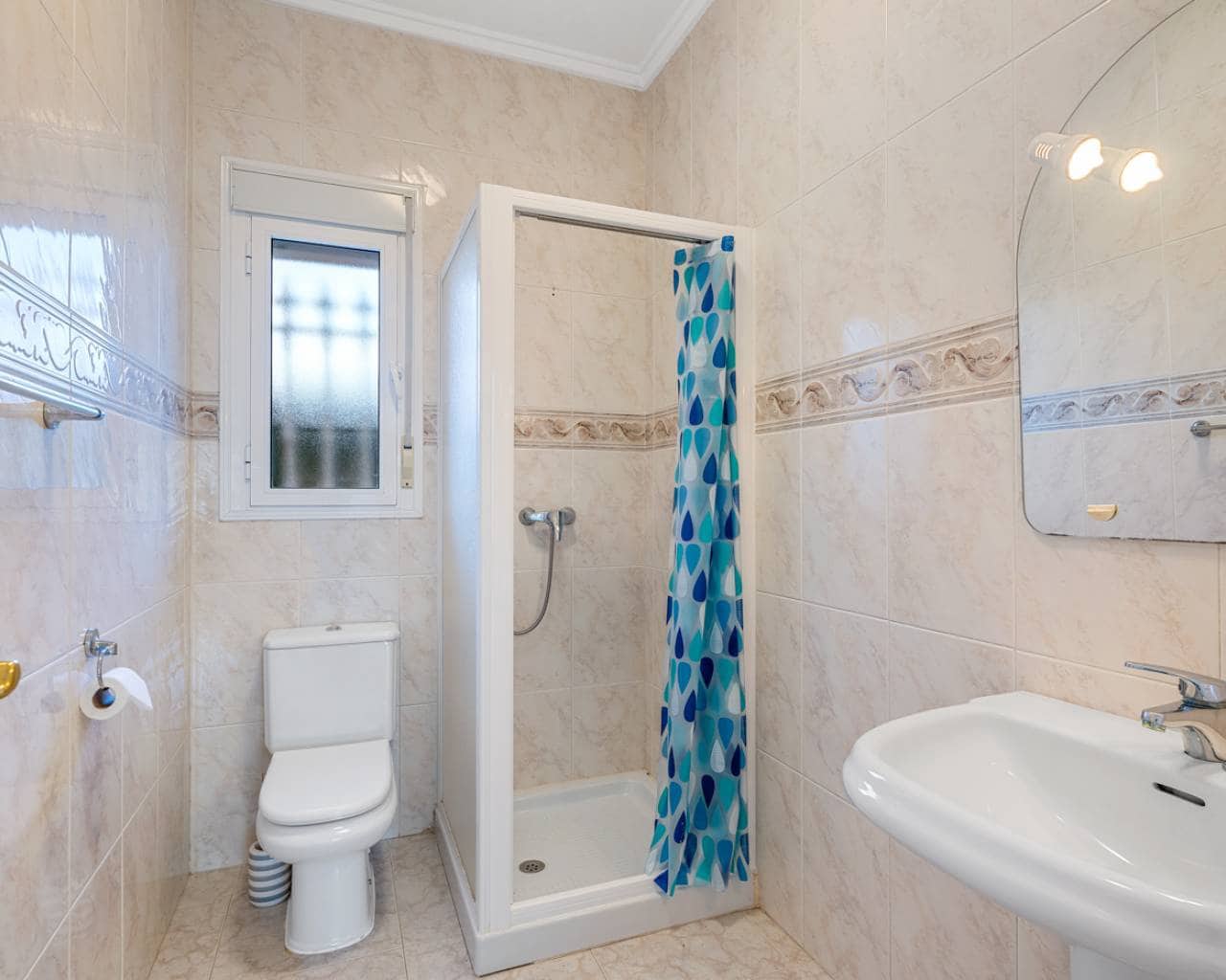 5 sypialnia Willa na sprzedaż w Dona Pepa z basenem garażem - 750 000 € (Ref: 9198915)