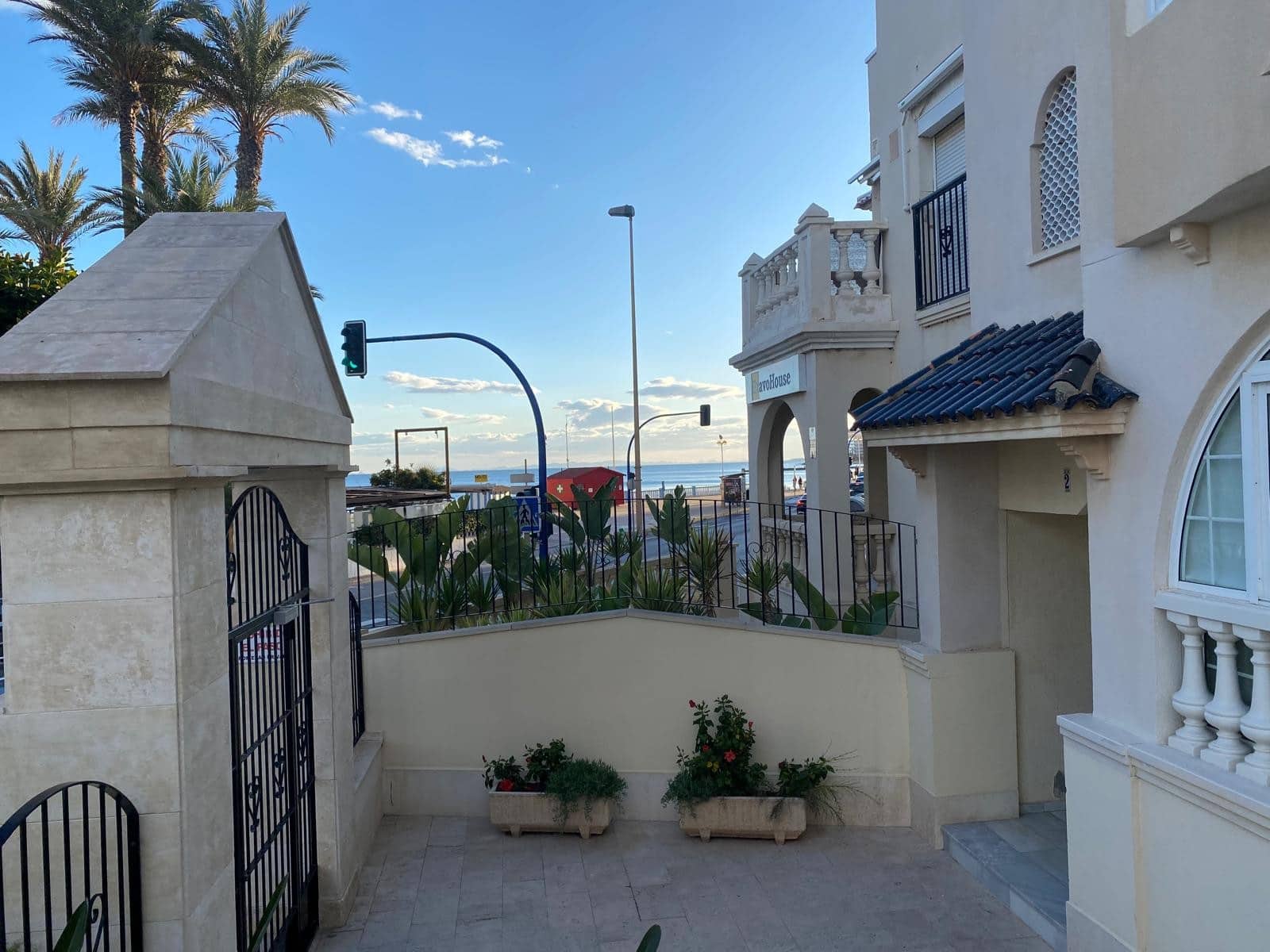 2 soverom Leilighet til salgs i Torrevieja med svømmebasseng garasje - € 214 000 (Ref: 9198920)