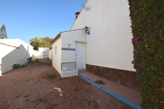 4 makuuhuone Huvila myytävänä paikassa Ciudad Quesada, Rojales mukana uima-altaan 
autotalli - 420 000 € (Ref: 9198925)