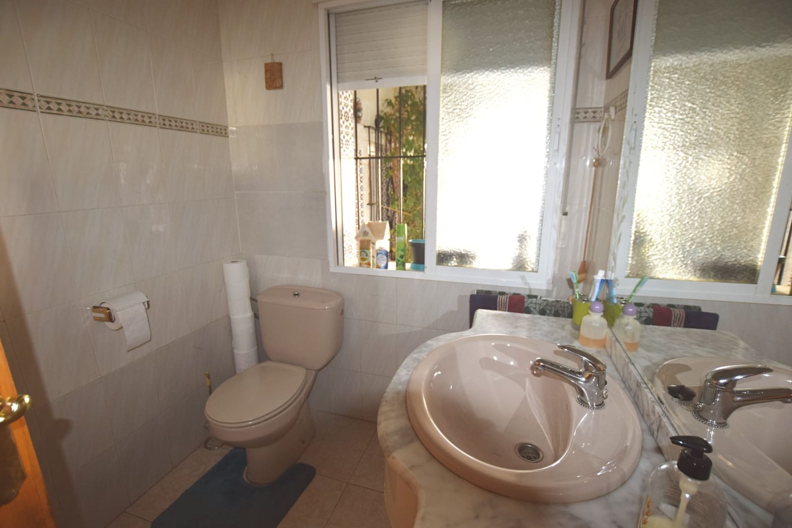 4 makuuhuone Huvila myytävänä paikassa Ciudad Quesada mukana uima-altaan 
autotalli - 420 000 € (Ref: 9198925)