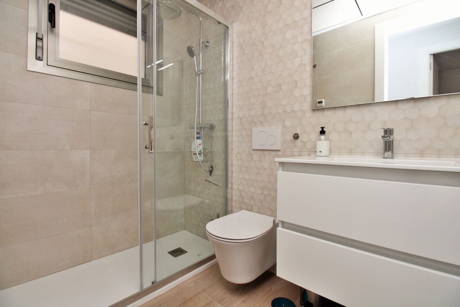 3 quarto Moradia para venda em Villamartin com piscina - 475 000 € (Ref: 9198927)