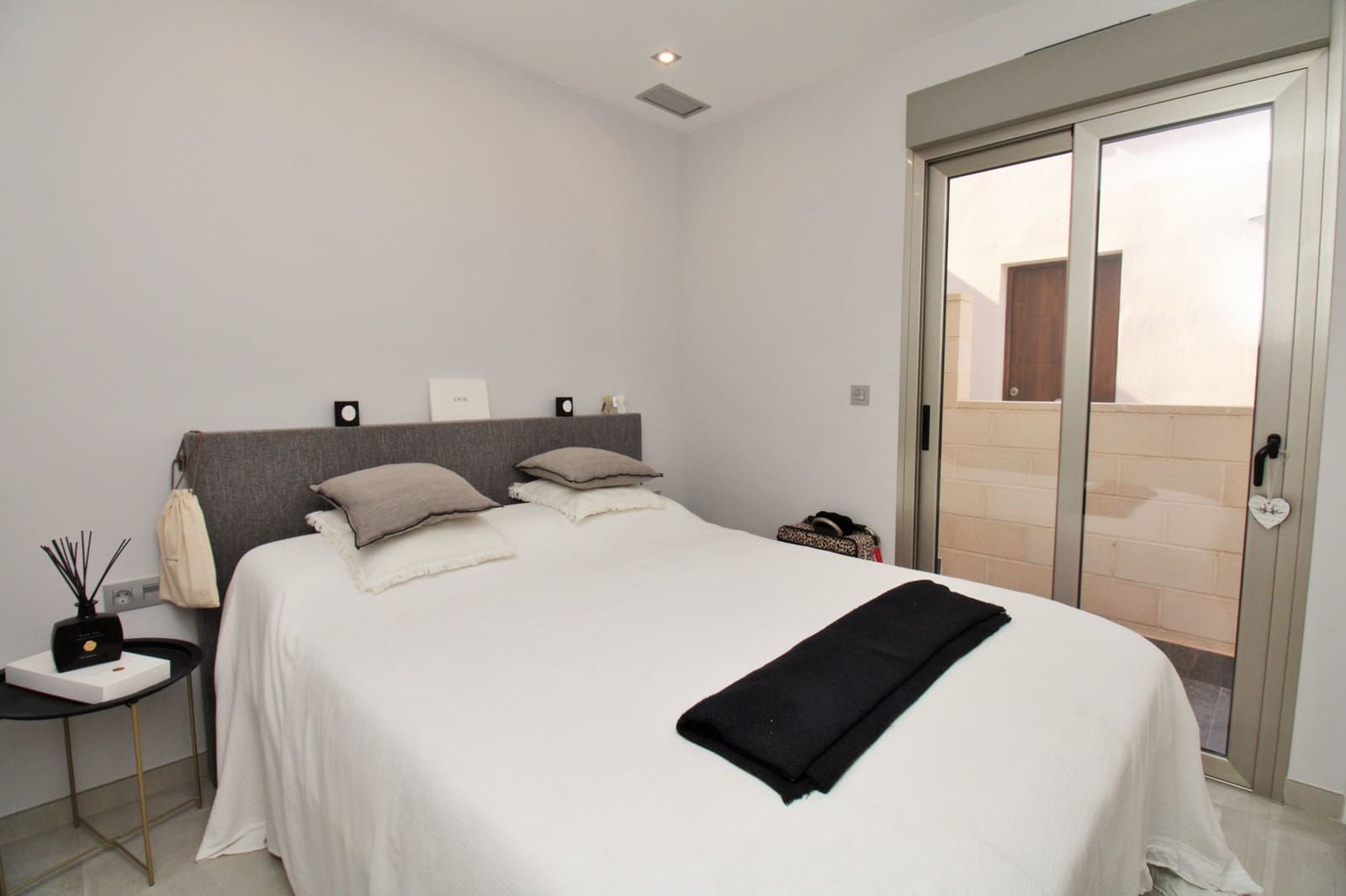 3 soveværelse Villa til salg i Villamartin med swimmingpool - € 369.950 (Ref: 9198928)