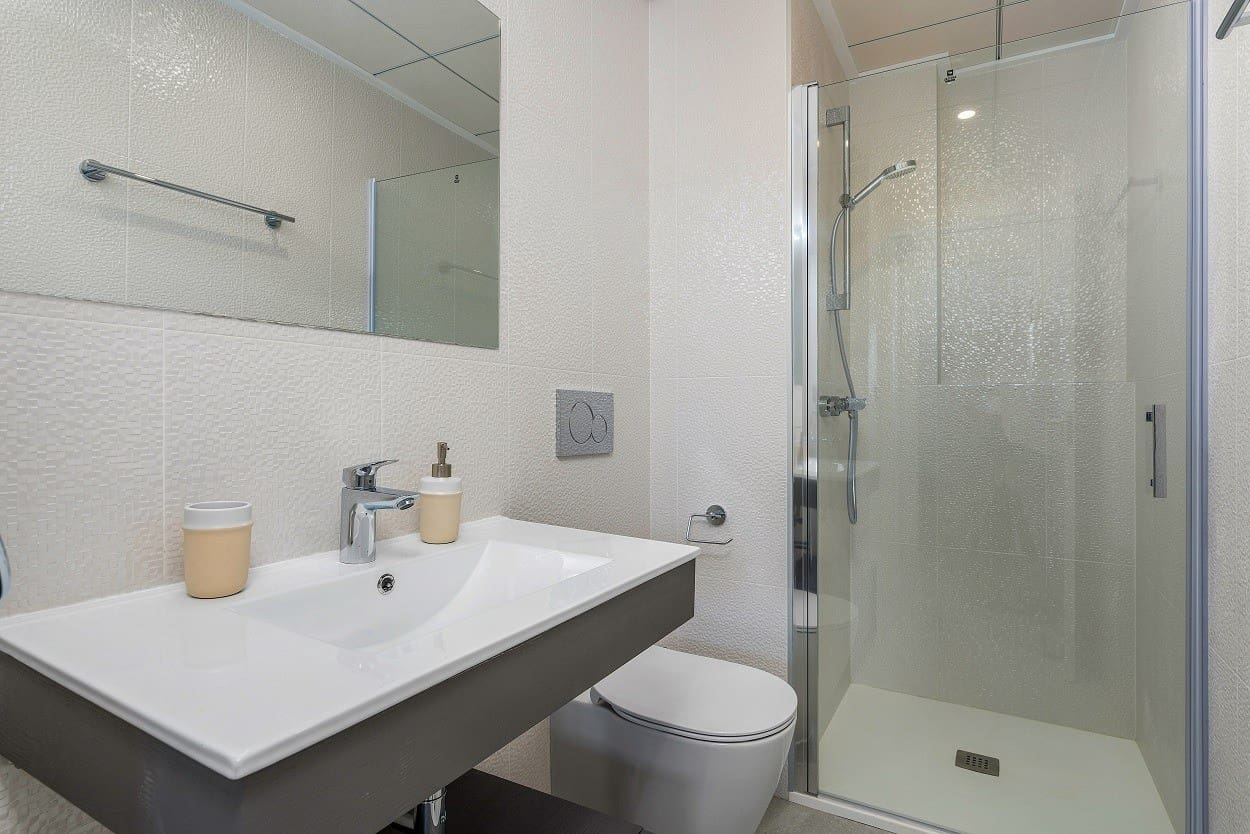 2 bedroom Apartment for sale in Orihuela Costa with pool garage - € 330,000 (Ref: 9198929)