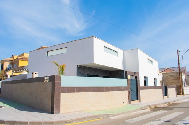 4 slaapkamer Villa te koop in Torre de la Horadada, Pilar de la Horadada met zwembad garage - € 595.000 (Ref: 9198932)
