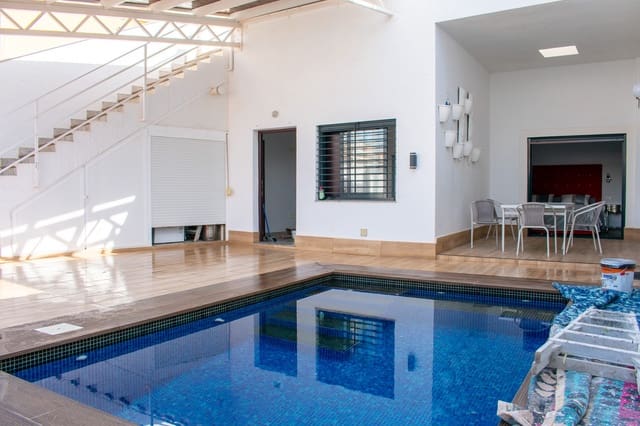 4 slaapkamer Villa te koop in Torre de la Horadada, Pilar de la Horadada met zwembad garage - € 595.000 (Ref: 9198932)