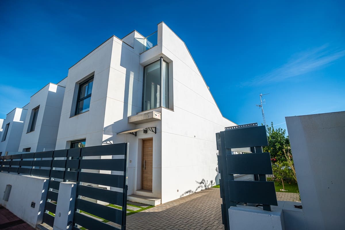 3 soveværelse Villa til salg i Orihuela Costa med swimmingpool - € 485.000 (Ref: 9198933)