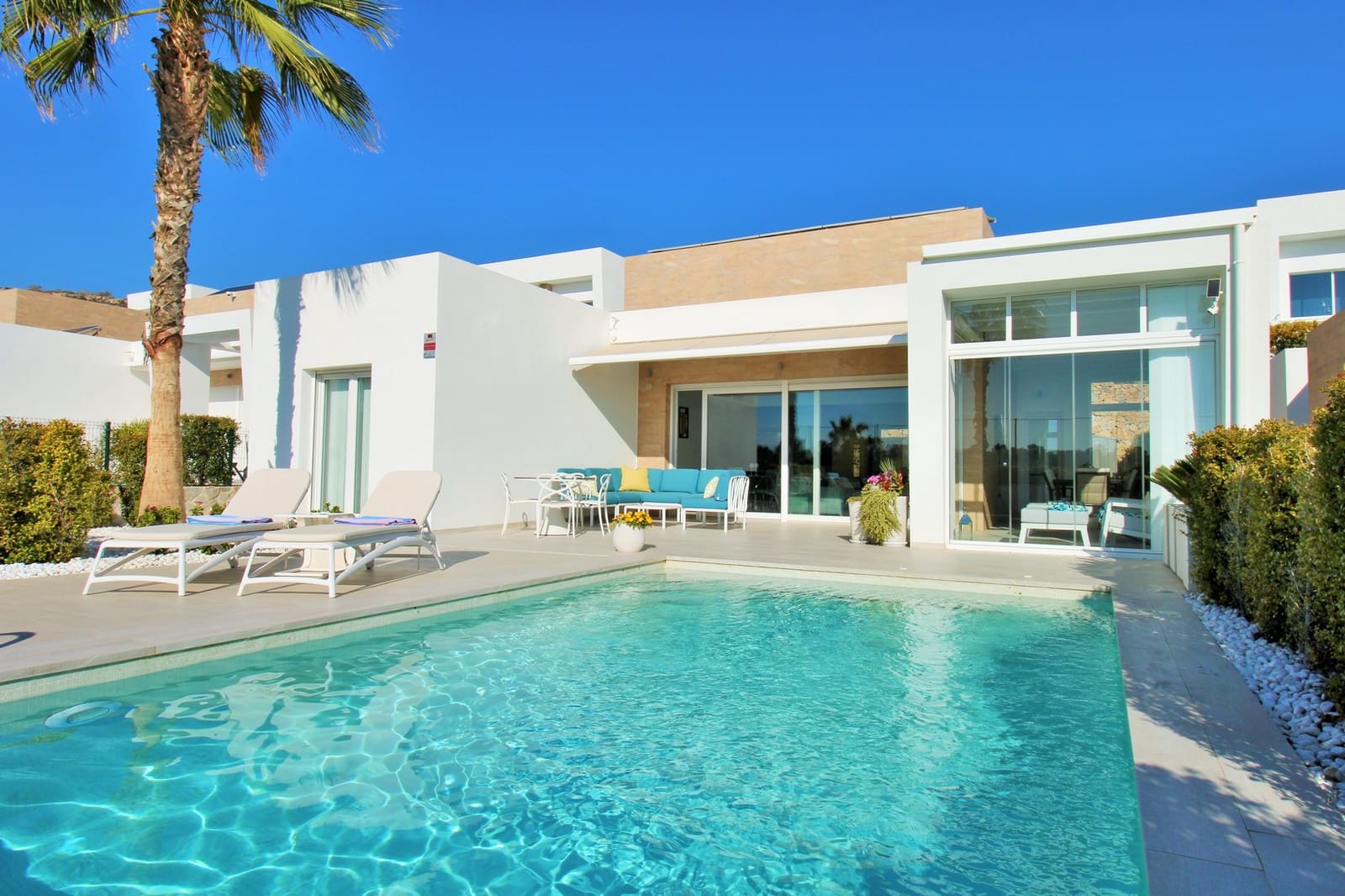 3 bedroom Villa for sale in Algorfa with pool - € 599,900 (Ref: 9198937)
