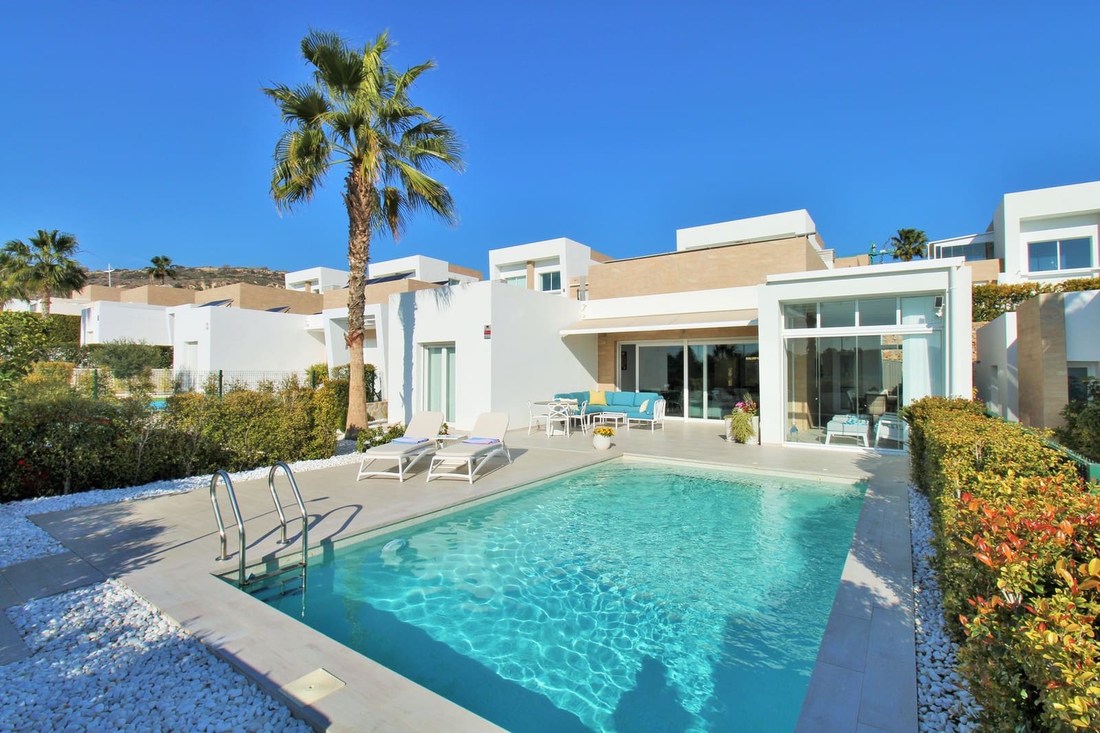 3 bedroom Villa for sale in Algorfa with pool - € 599,900 (Ref: 9198937)