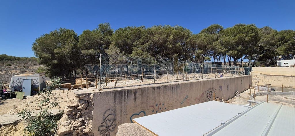 8 Zimmer Villa zu verkaufen in Los Balcones mit Pool Garage - 729.950 € (Ref: 9198945)