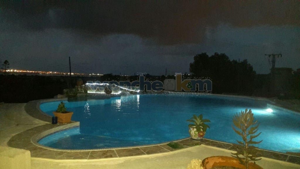 8 Zimmer Villa zu verkaufen in Los Balcones mit Pool Garage - 729.950 € (Ref: 9198945)