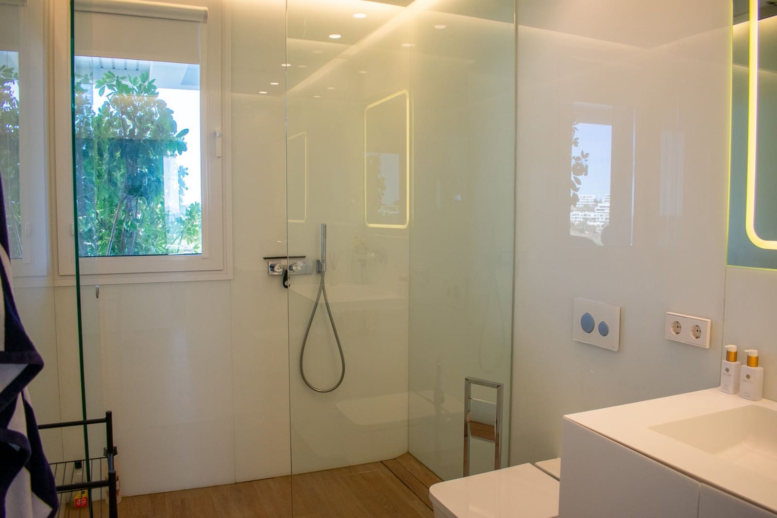 3 chambre Appartement à vendre à Las Colinas Golf avec piscine garage - 829 000 € (Ref: 9198946)