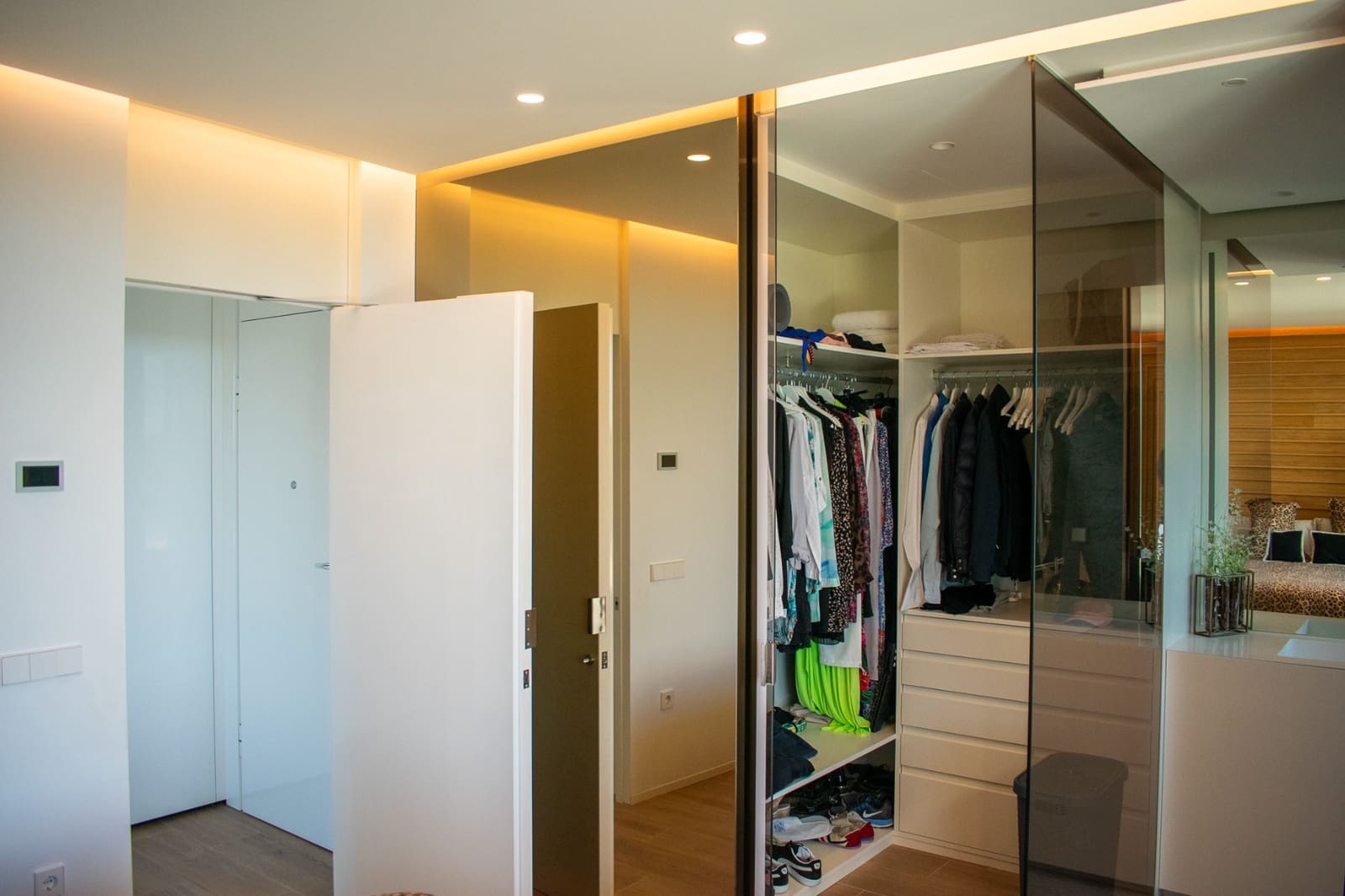 3 chambre Appartement à vendre à Las Colinas Golf avec piscine garage - 829 000 € (Ref: 9198946)