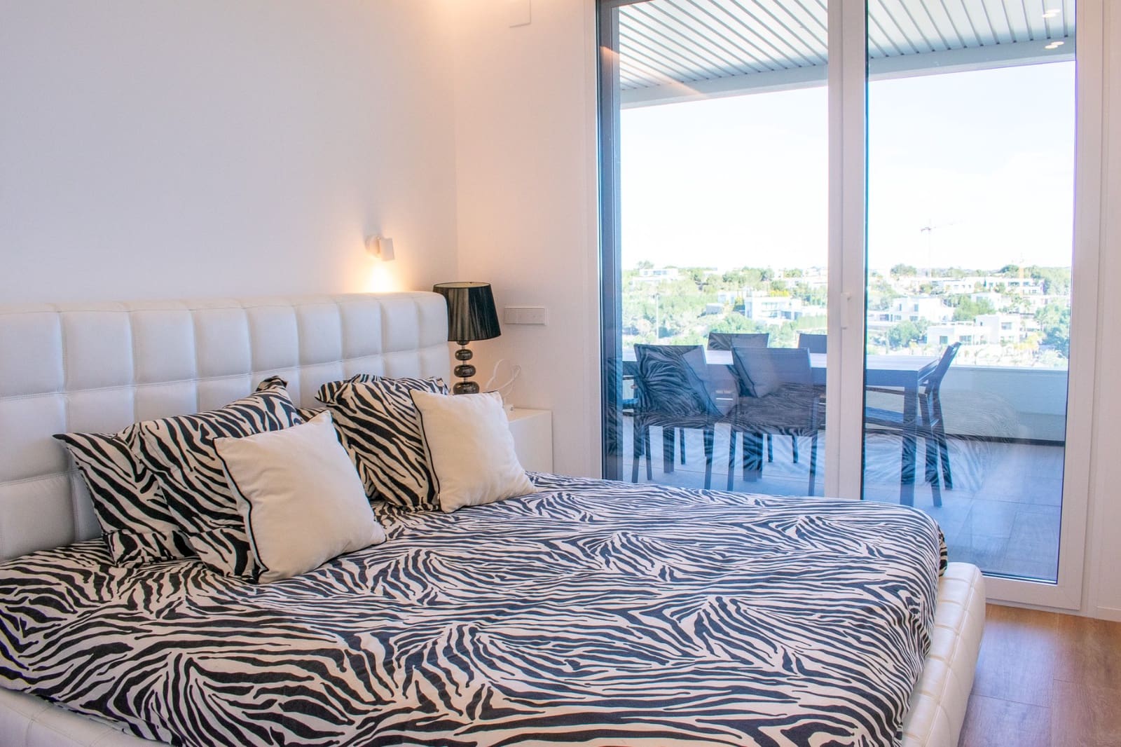 3 chambre Appartement à vendre à Las Colinas Golf avec piscine garage - 829 000 € (Ref: 9198946)