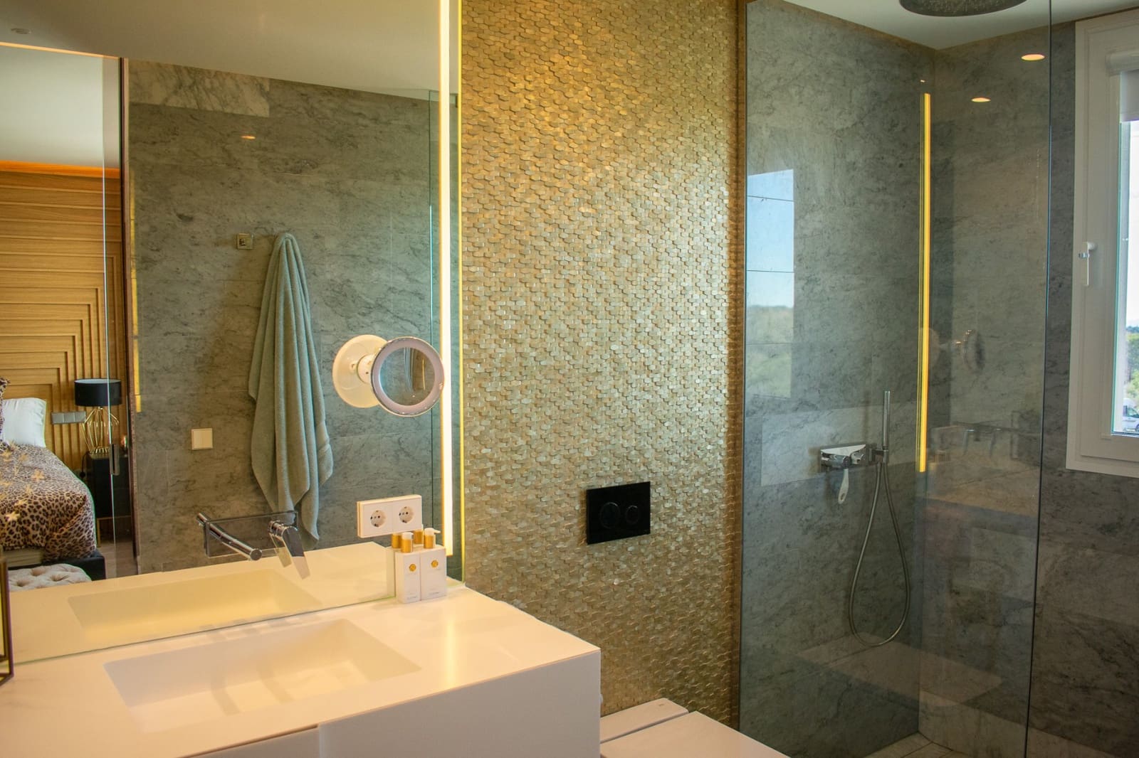 3 chambre Appartement à vendre à Las Colinas Golf avec piscine garage - 829 000 € (Ref: 9198946)