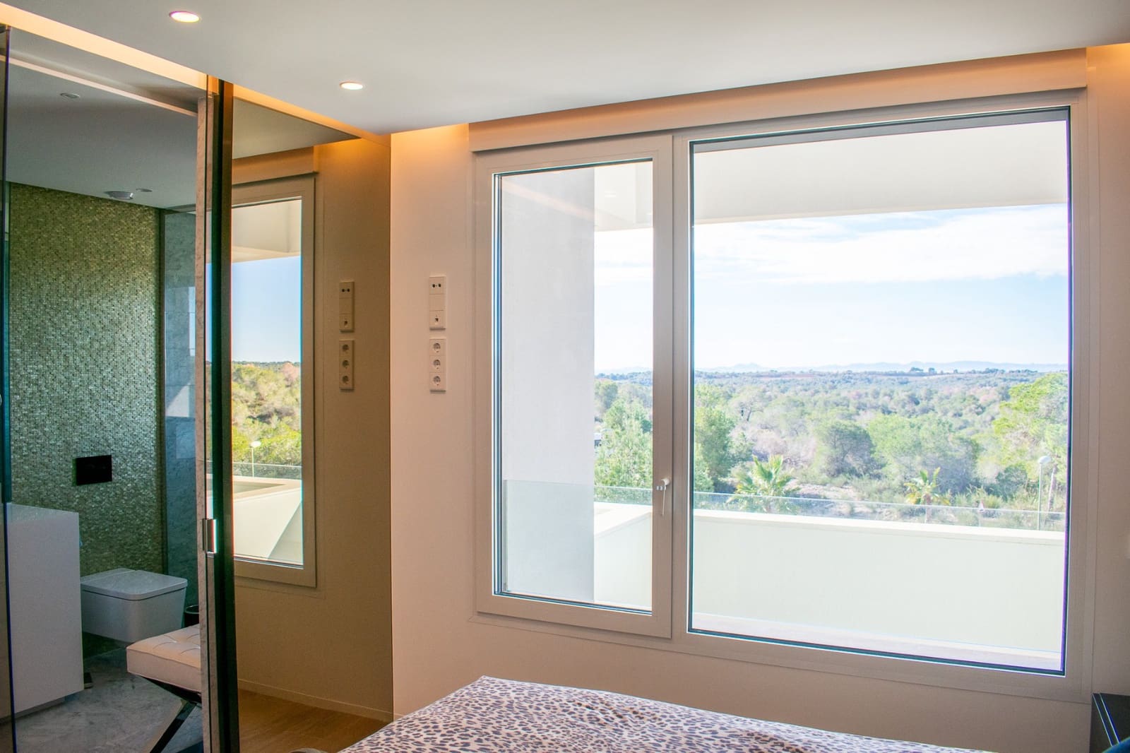 3 chambre Appartement à vendre à Las Colinas Golf avec piscine garage - 829 000 € (Ref: 9198946)