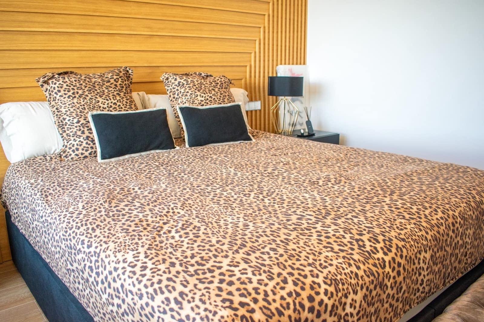 3 chambre Appartement à vendre à Las Colinas Golf avec piscine garage - 829 000 € (Ref: 9198946)