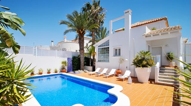 5 Zimmer Villa zu verkaufen in La Marina, Elche / Elx mit Pool Garage - 612.680 € (Ref: 9198965)