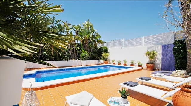 5 Zimmer Villa zu verkaufen in La Marina, Elche / Elx mit Pool Garage - 612.680 € (Ref: 9198965)