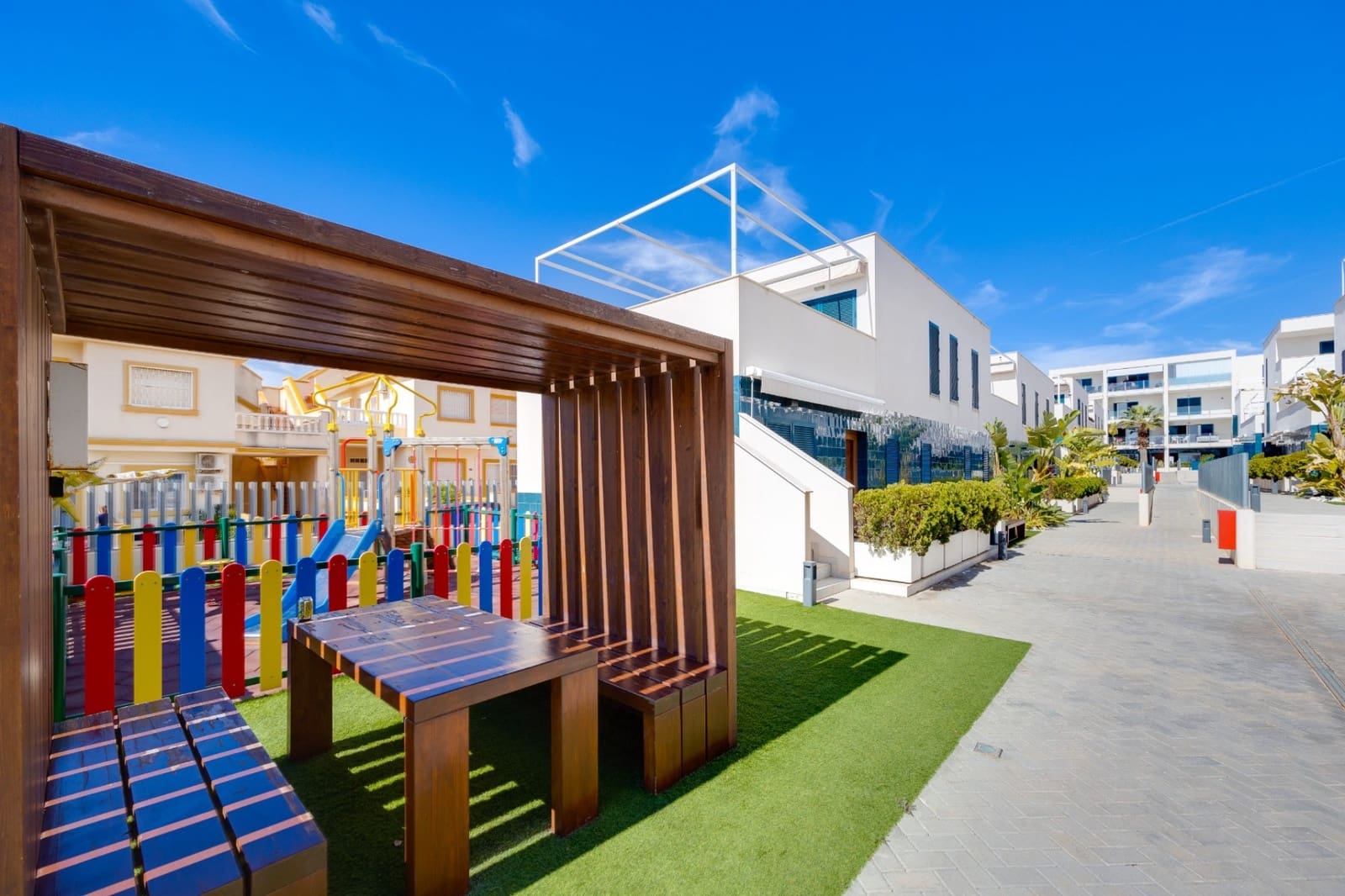 2 soveværelse Lejlighed til salg i Playa Flamenca med swimmingpool garage - € 259.000 (Ref: 9198967)