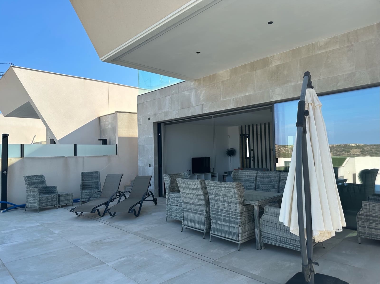 4 slaapkamer Villa te koop in Ciudad Quesada met zwembad garage - € 529.000 (Ref: 9198968)