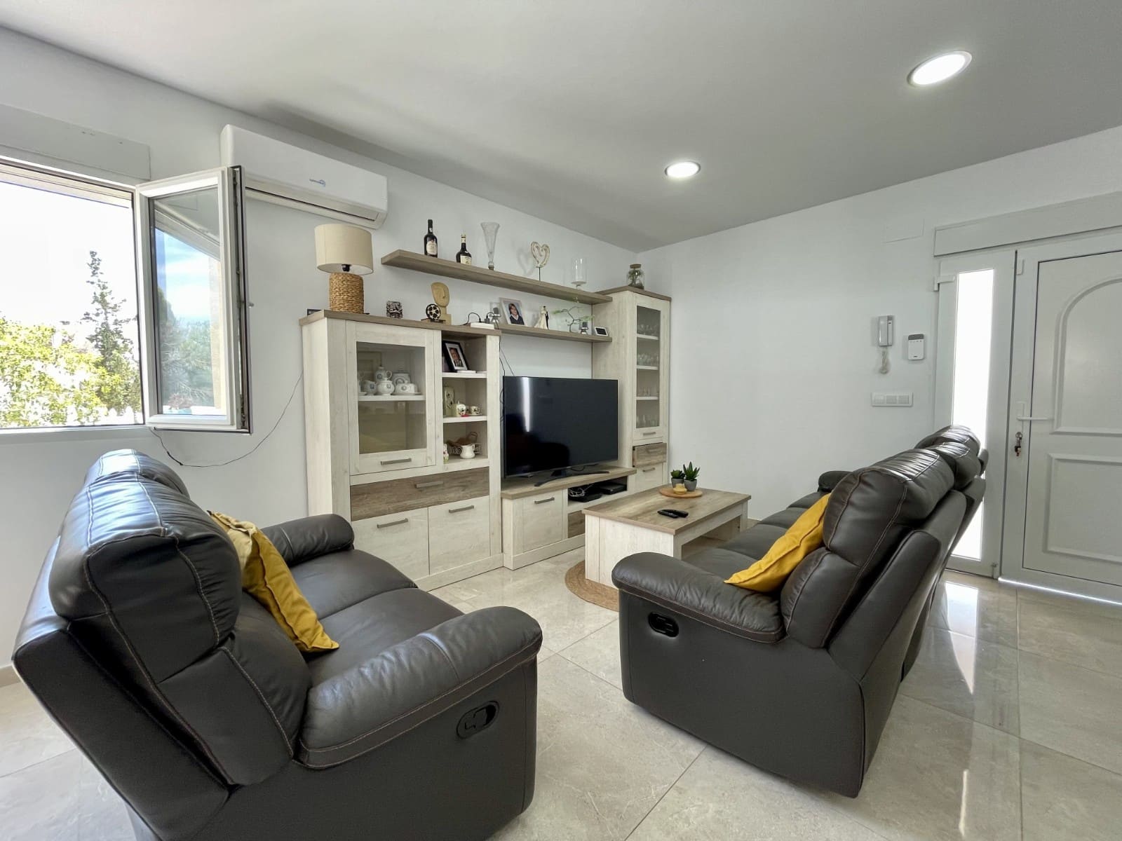 Chalet de 5 habitaciones en Los Balcones en venta con piscina garaje - 659.000 € (Ref: 9198971)