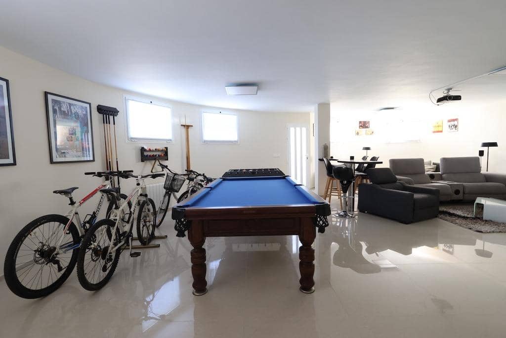 5 bedroom Villa for sale in Ciudad Quesada with garage - € 860,000 (Ref: 9198978)