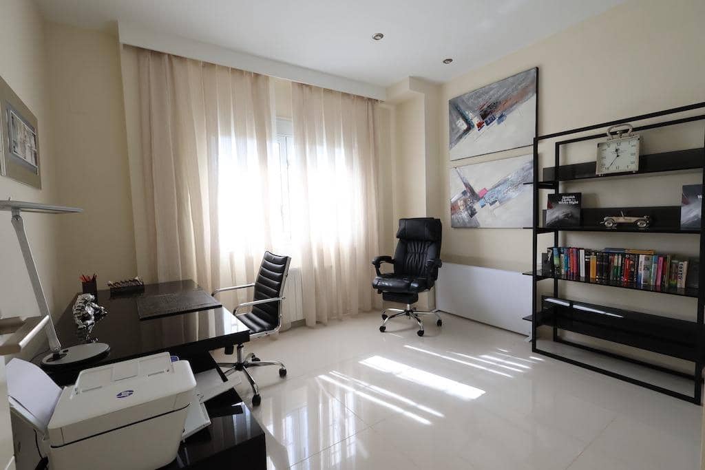 5 bedroom Villa for sale in Ciudad Quesada with garage - € 860,000 (Ref: 9198978)