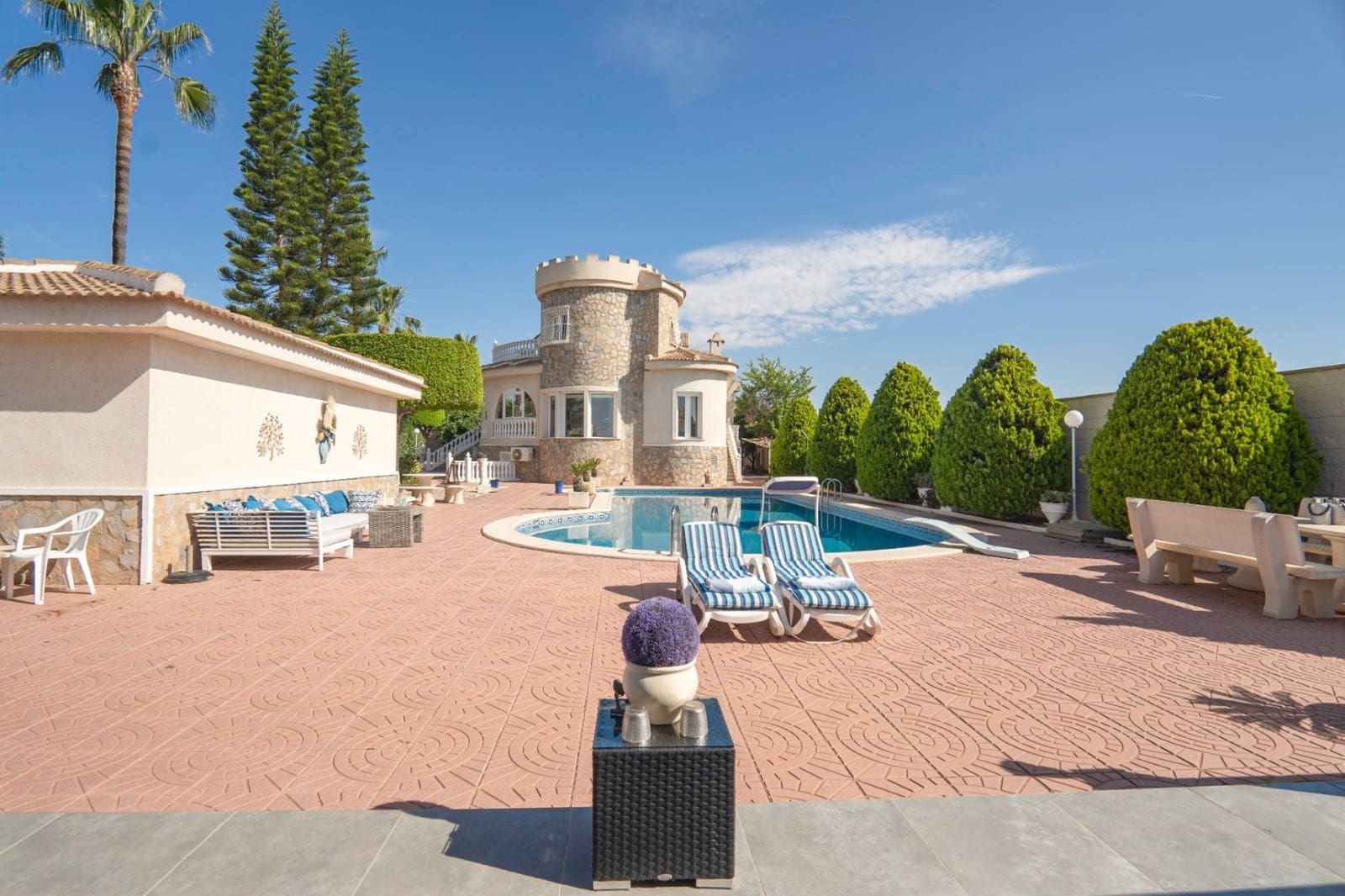 5 bedroom Villa for sale in Ciudad Quesada with pool - € 845,000 (Ref: 9198982)