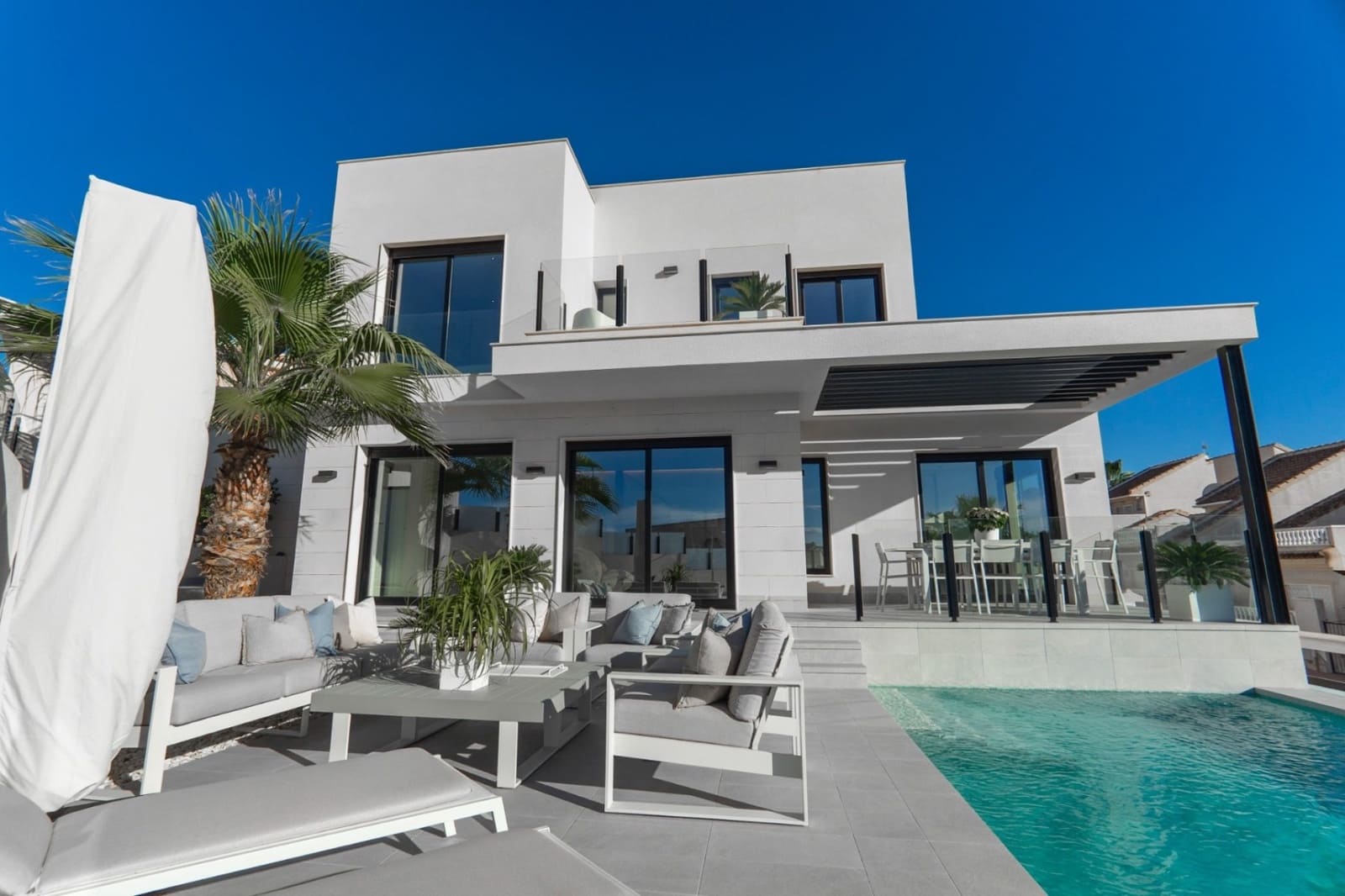 4 soveværelse Villa til salg i La Marquesa med swimmingpool - € 690.000 (Ref: 9198983)