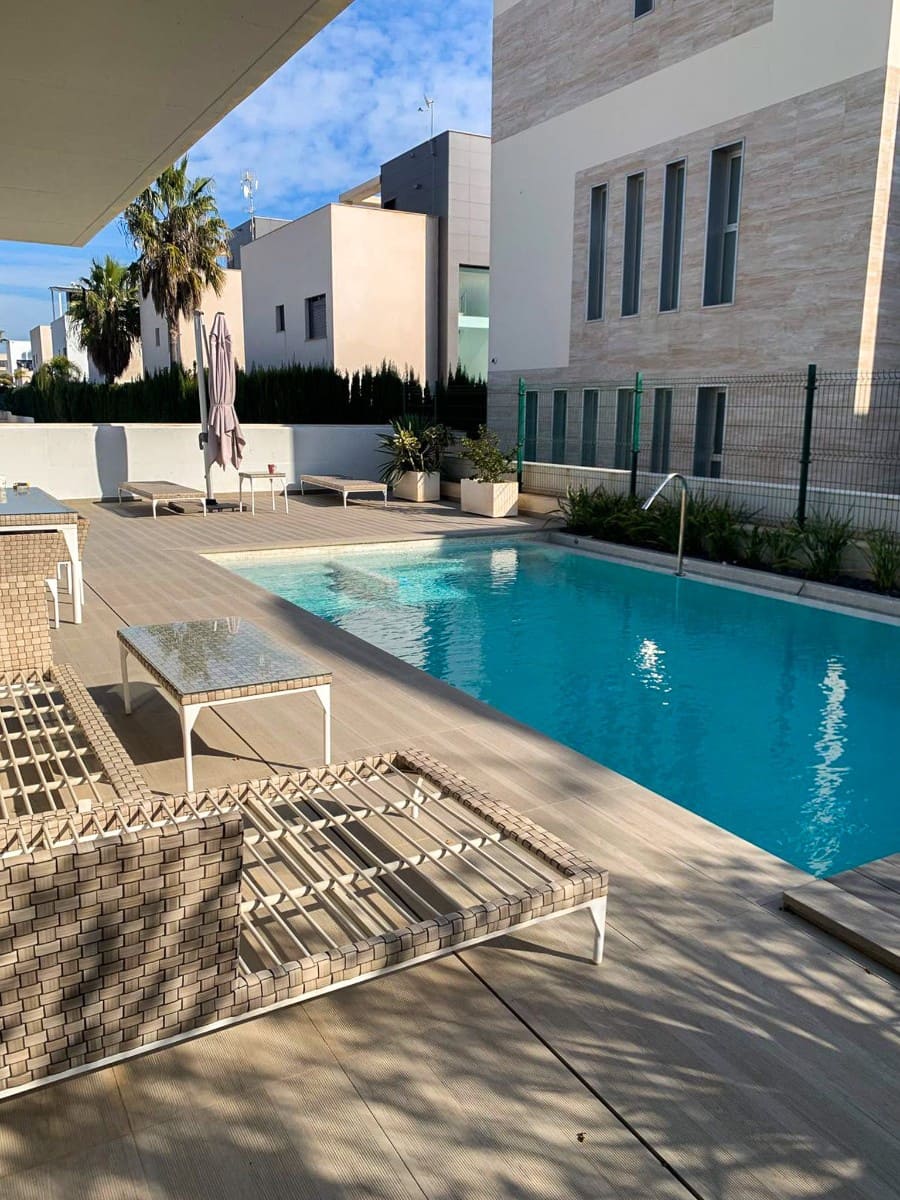 4 chambre Villa/Maison à vendre à Campoamor avec piscine garage - 899 000 € (Ref: 9198988)