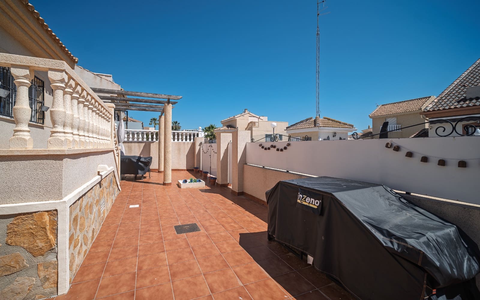 Chalet de 3 habitaciones en Ciudad Quesada en venta con piscina - 229.950 € (Ref: 9198989)