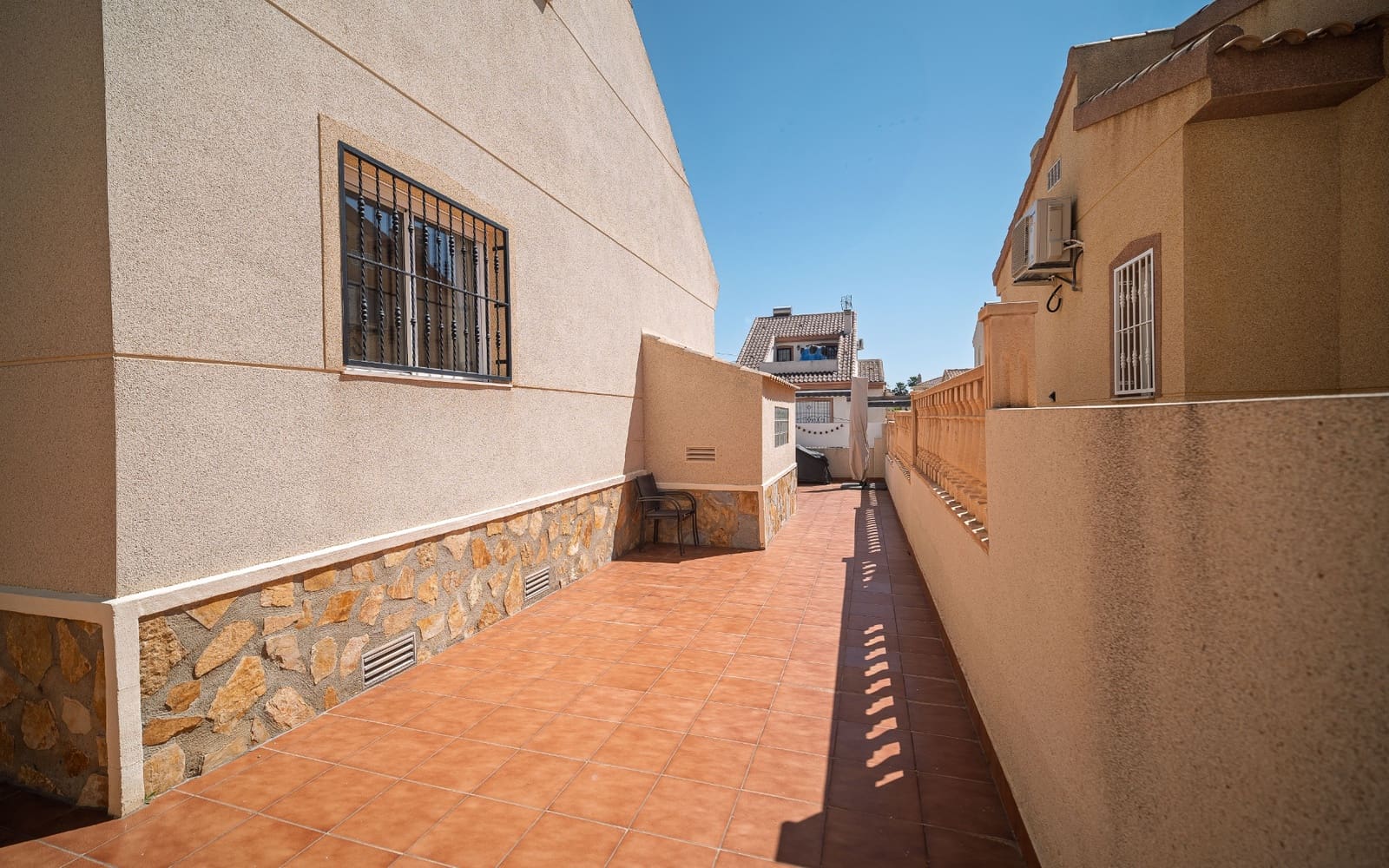 Chalet de 3 habitaciones en Ciudad Quesada en venta con piscina - 229.950 € (Ref: 9198989)