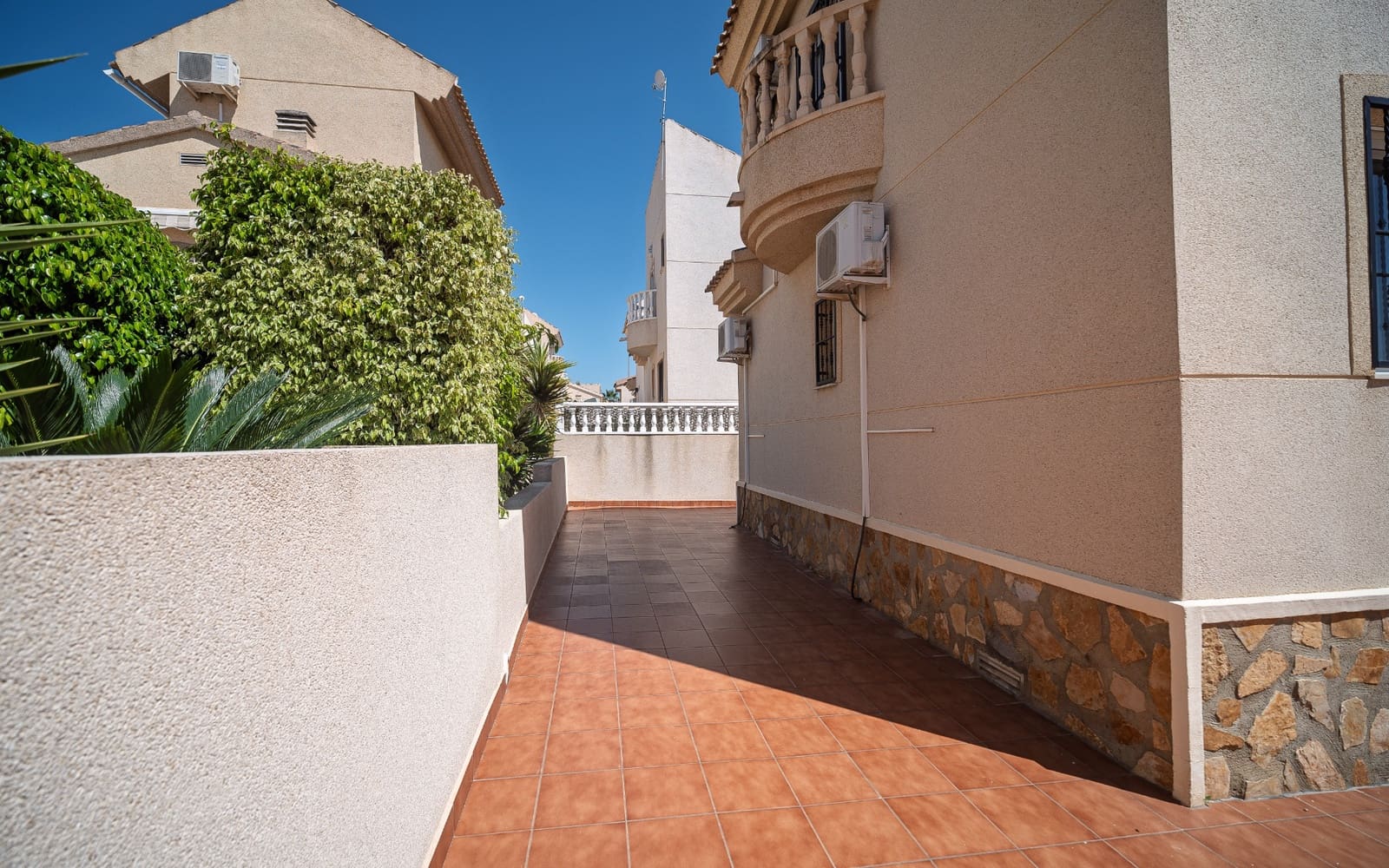 Chalet de 3 habitaciones en Ciudad Quesada en venta con piscina - 229.950 € (Ref: 9198989)