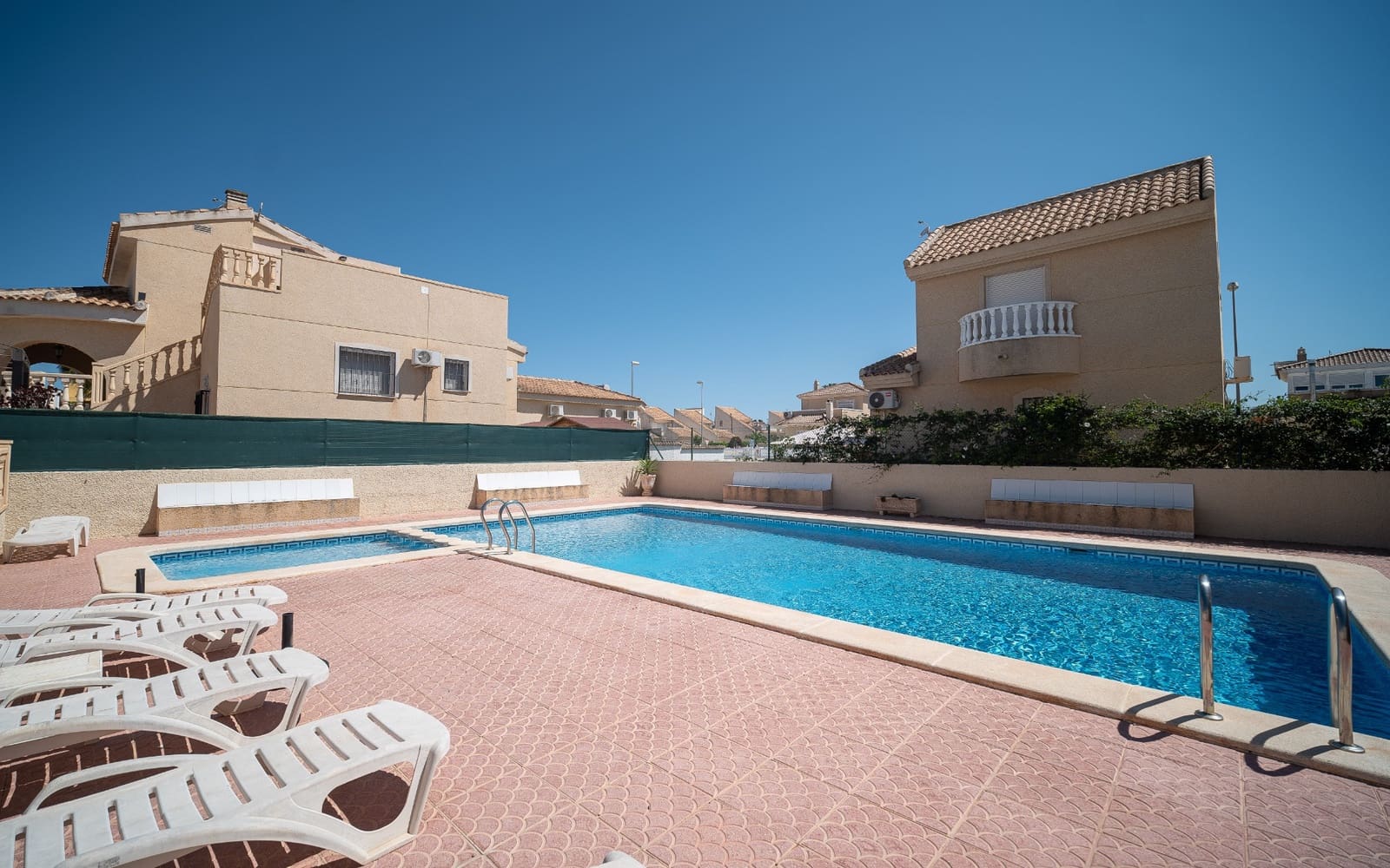 Chalet de 3 habitaciones en Ciudad Quesada en venta con piscina - 229.950 € (Ref: 9198989)