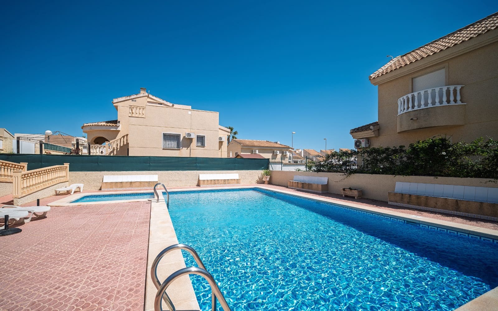 Chalet de 3 habitaciones en Ciudad Quesada en venta con piscina - 229.950 € (Ref: 9198989)