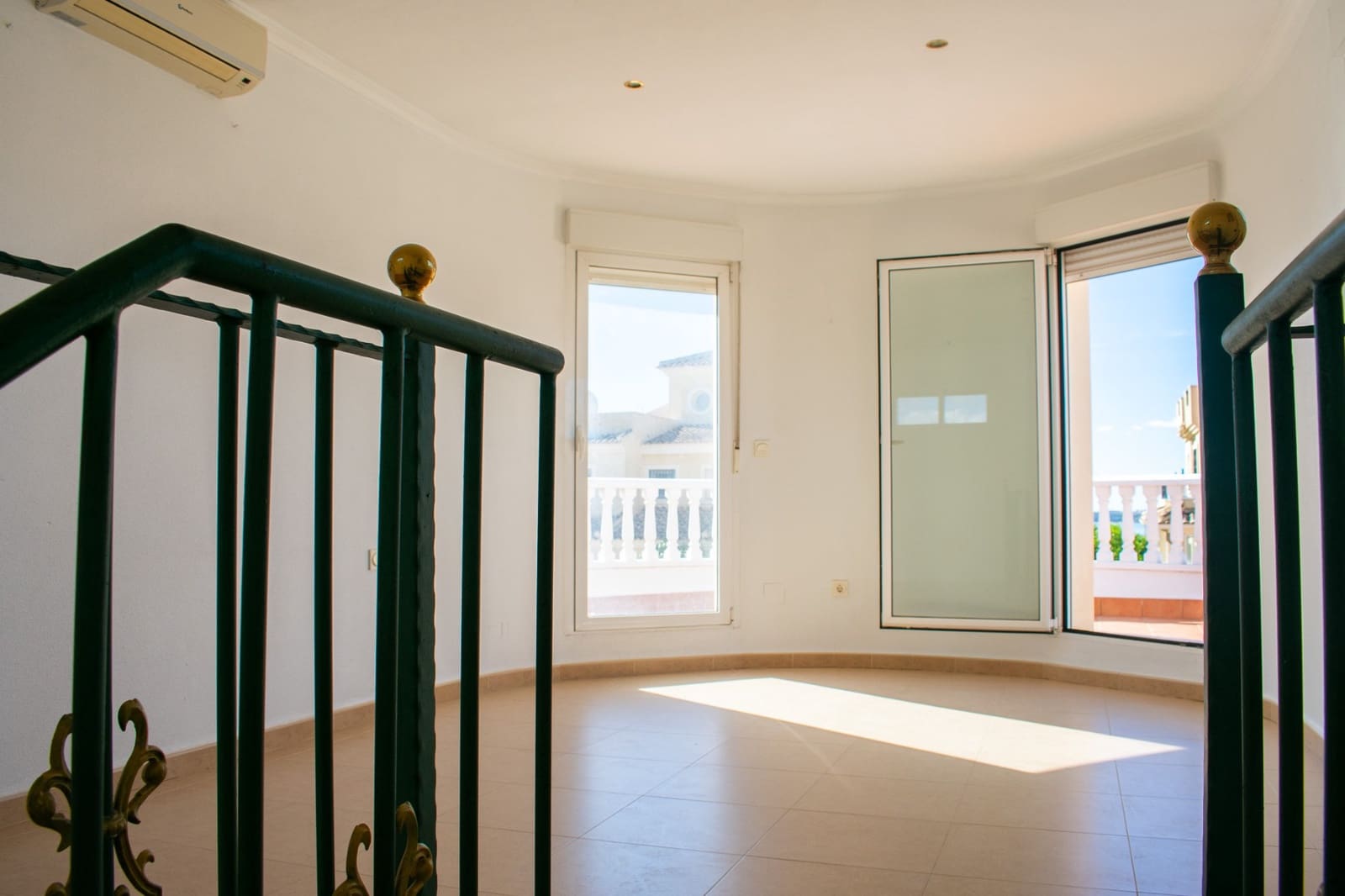 4 bedroom Villa for sale in Ciudad Quesada with pool - € 399,950 (Ref: 9198992)