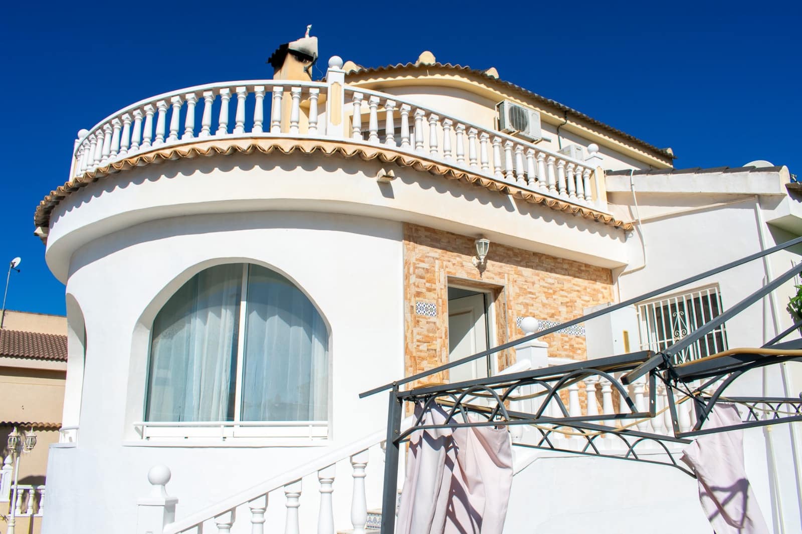 4 bedroom Villa for sale in Ciudad Quesada with pool - € 399,950 (Ref: 9198992)